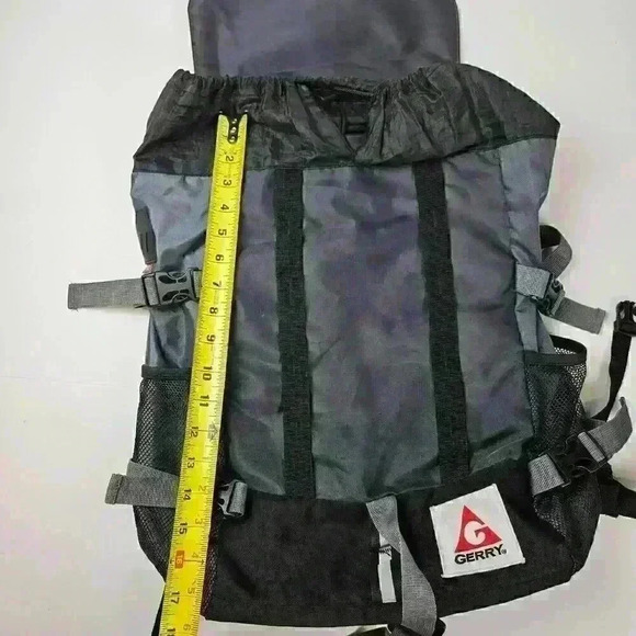 Gerry Mochila Hinsdale Colorblock Flapover Top, Metal - Picture 8 of 9